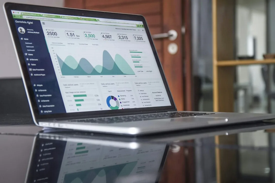 Printed management reports and charts